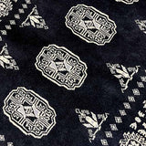 黒色のパキスタン絨毯