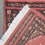 ピンクのパキスタン絨毯玄関マット