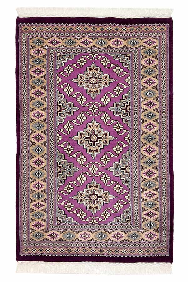 紫のパキスタン絨毯