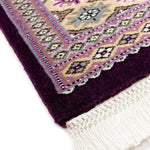 紫のパキスタン絨毯