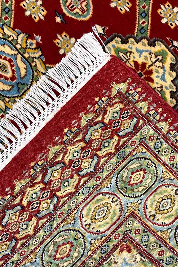 ペルシャ絨毯の文化を受け継いだパキスタン絨毯
