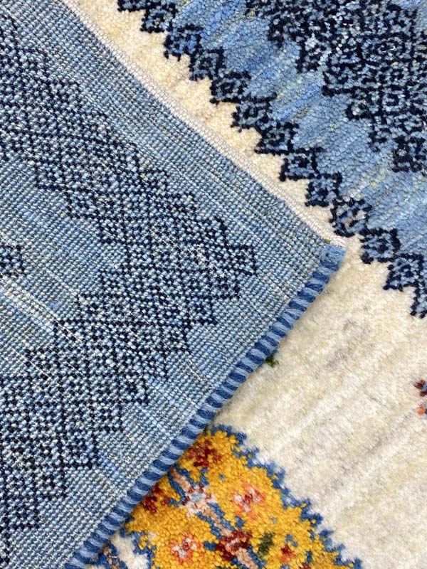 青色のギャッベ、ペルシャ絨毯
